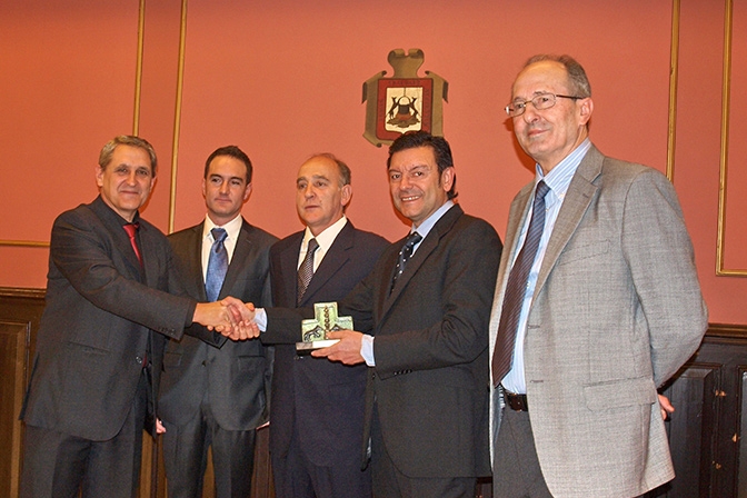 INSTITUTIONAL RECOGNITION AT AZPEITIA´S TOWN HALL
